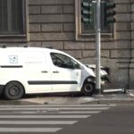 Furgone travolge 4 persone a Milano