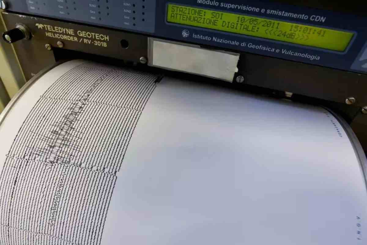 Sismografo segna scossa di terremoto