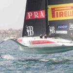 Luna Rossa nelle acque di Barcellona