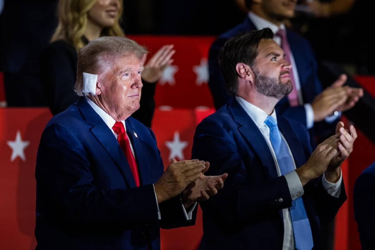 Trump e Vance applaudono alla convention dei repubblicani