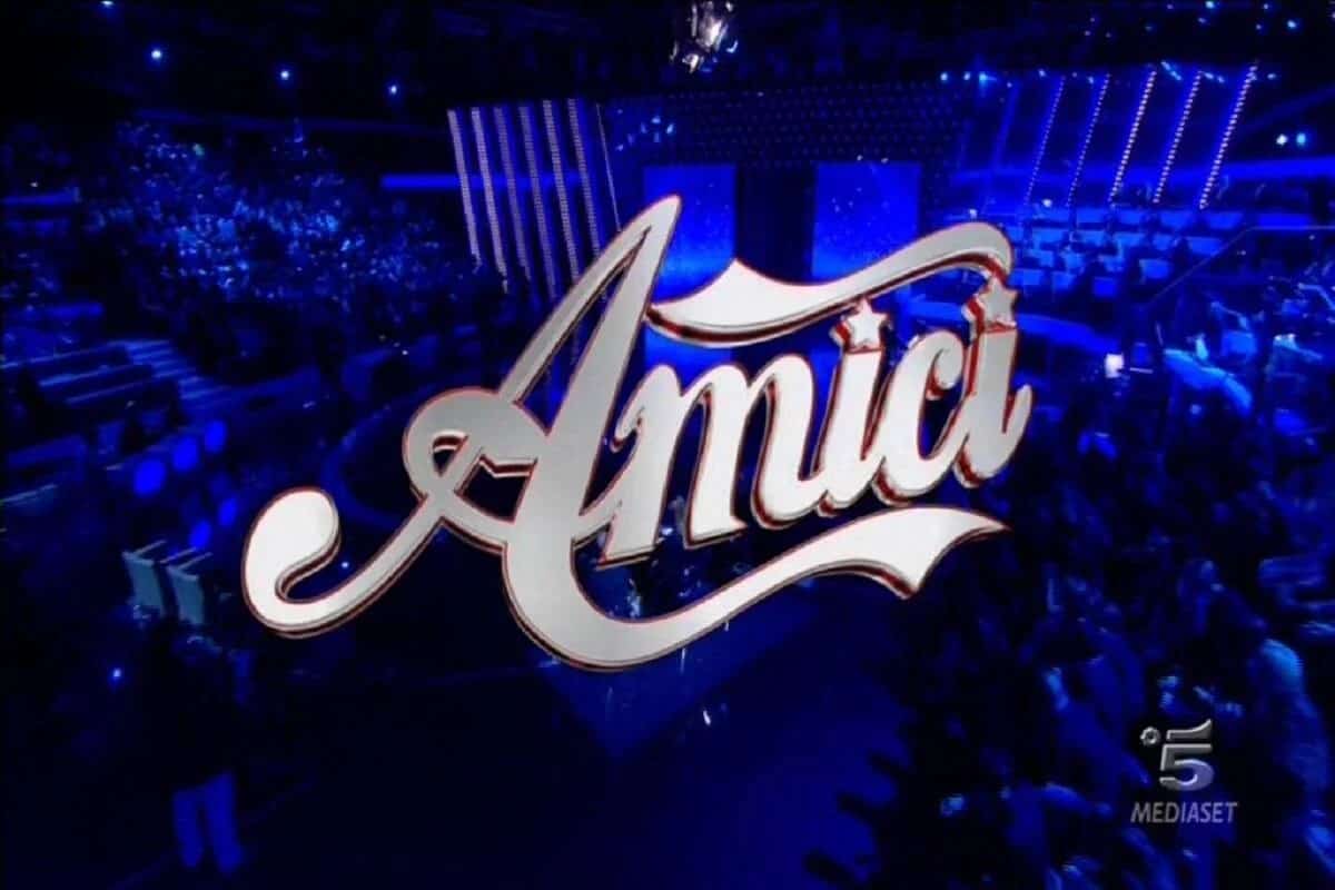 il logo e lo studio di amici