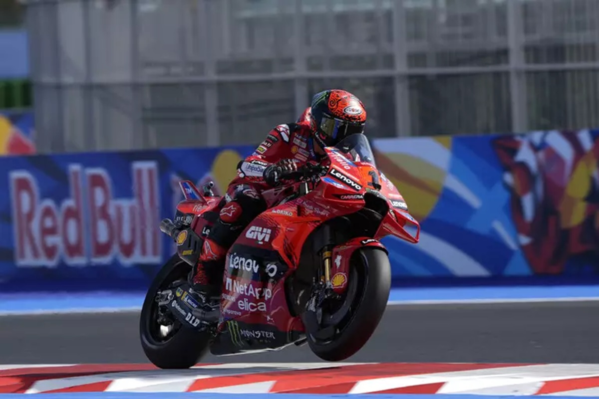 Francesco Pecco Bagnaia in curva