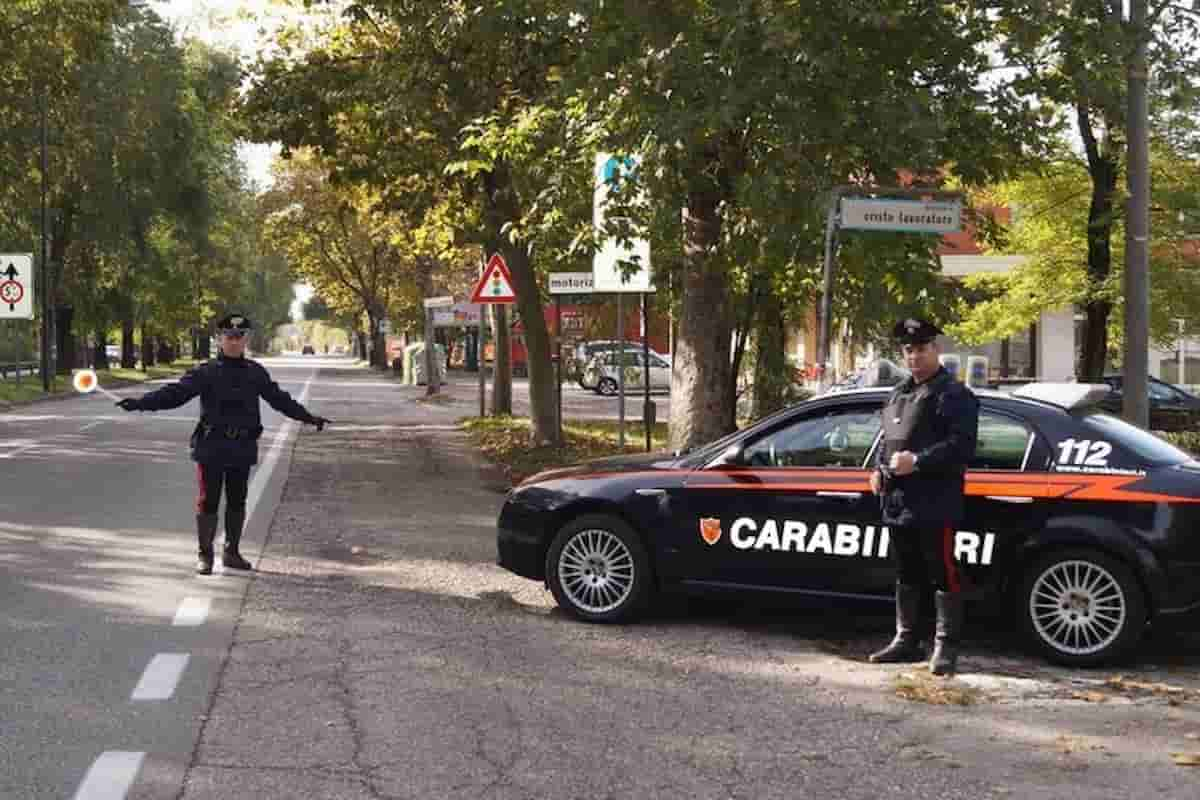 un posto di blocco dei carabinieri