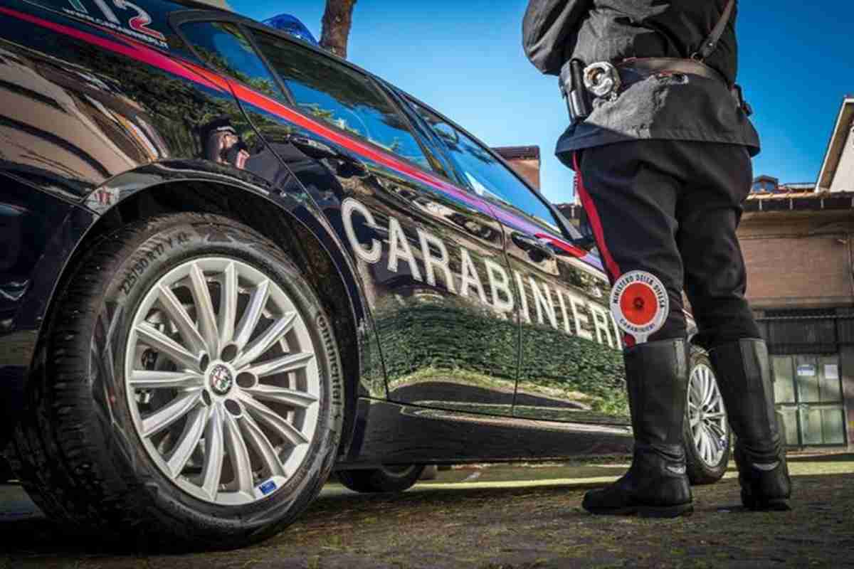 Una volante dei carabinieri