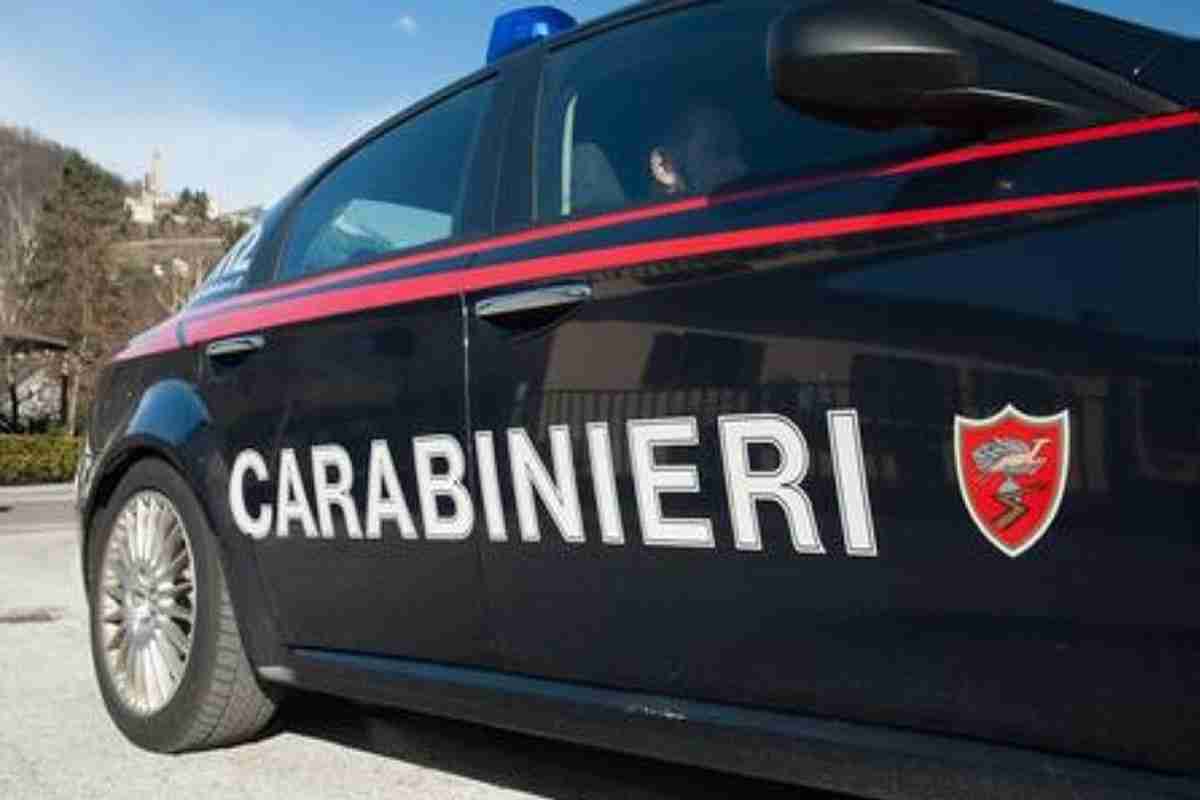 Una volante dei carabinieri