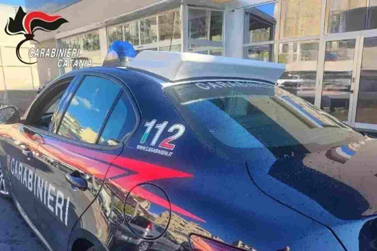 Una volante dei carabinieri