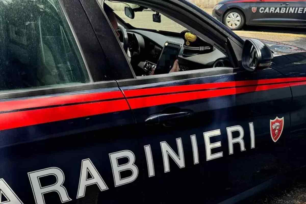 Una volante dei carabinieri