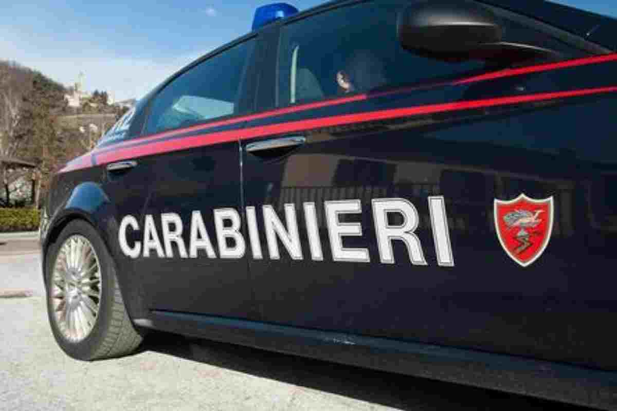 Una volante dei carabinieri