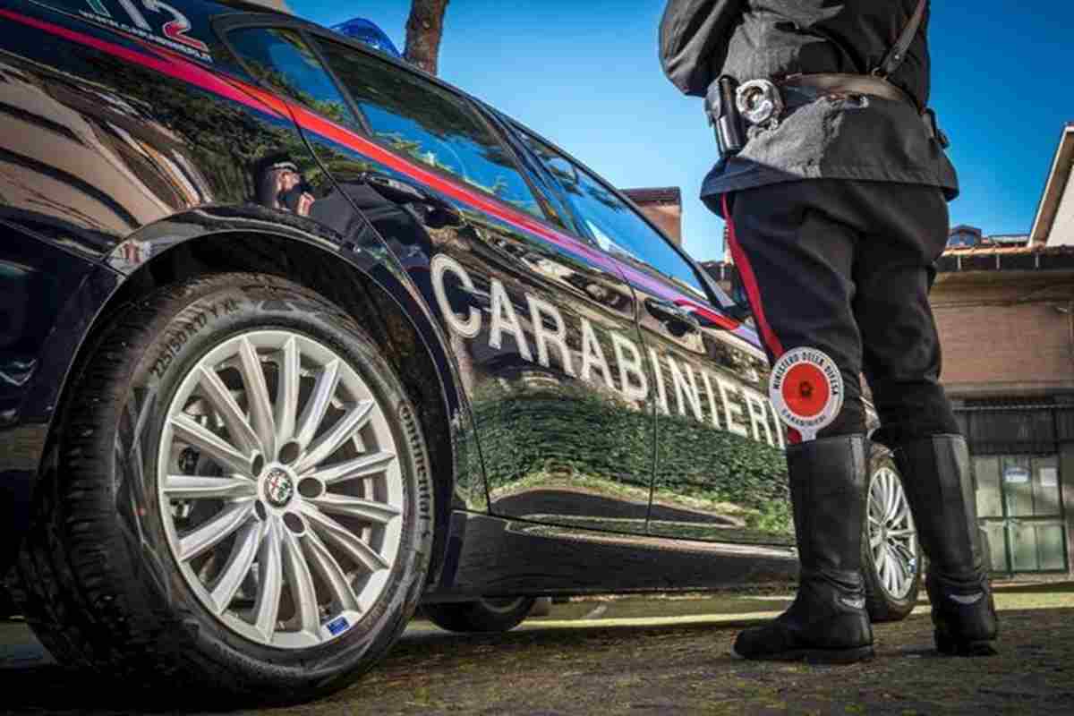 Una volante dei carabinieri