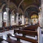 Panoramic dell'interno di una chiesa