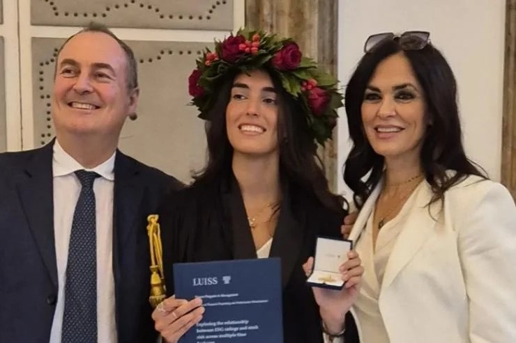 maria grazia cucinotta con il marito e la figlia