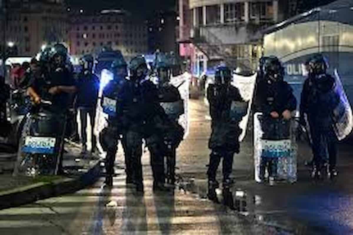 Polizia in presidio a Genova la notte del derby