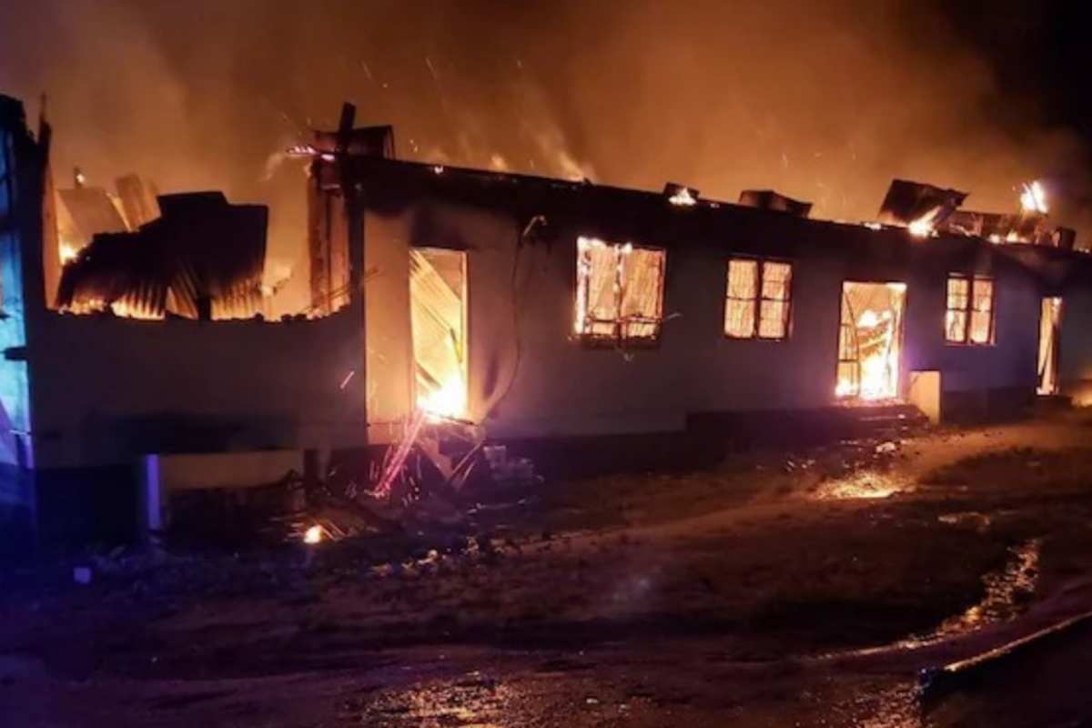 incendio dormitorio scuola kenya