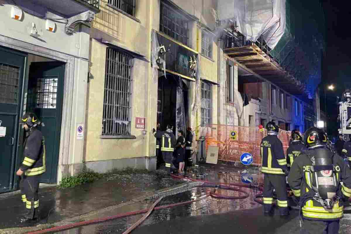 incendio negozio cinese milano