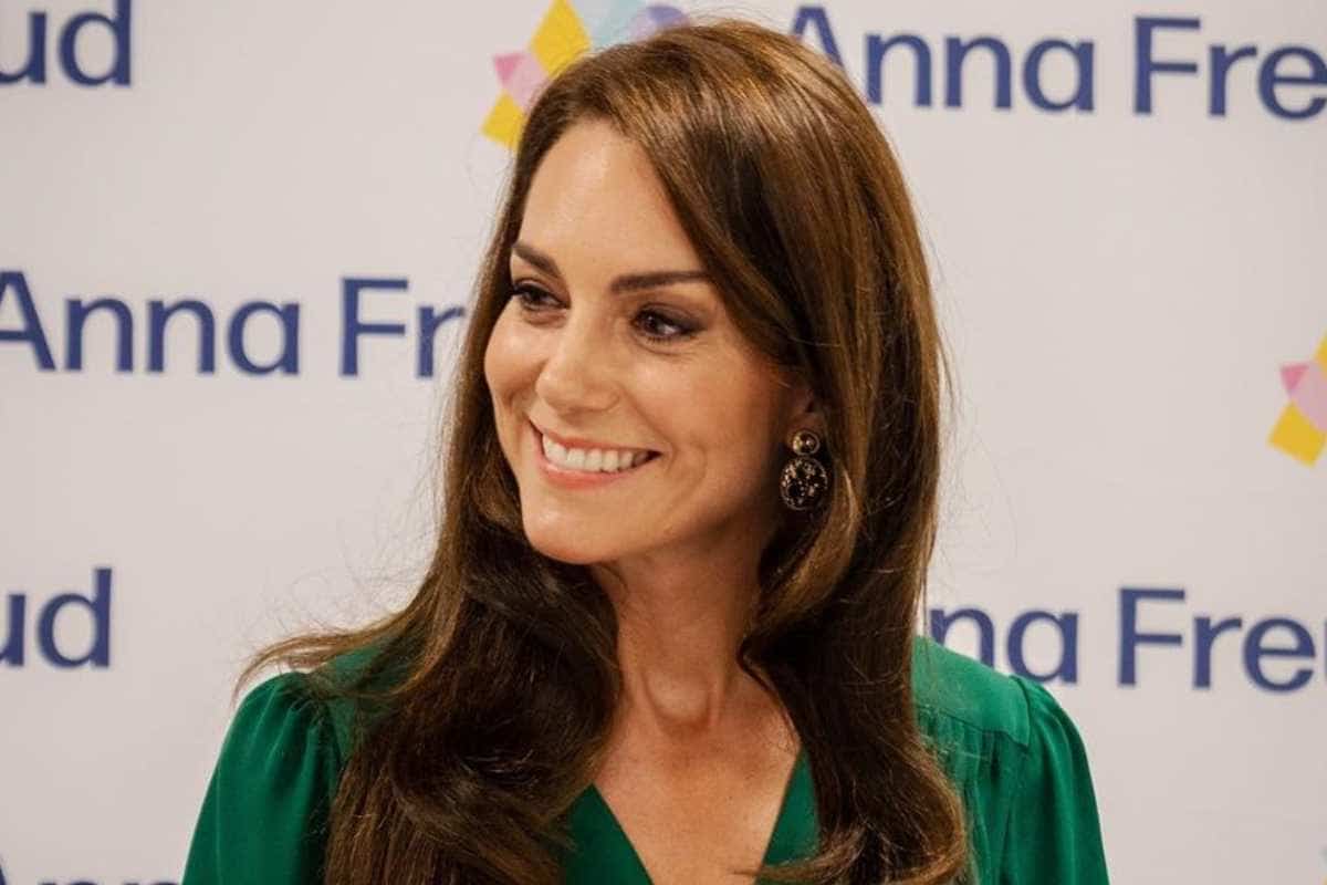 primo piano sorridente di kate middleton