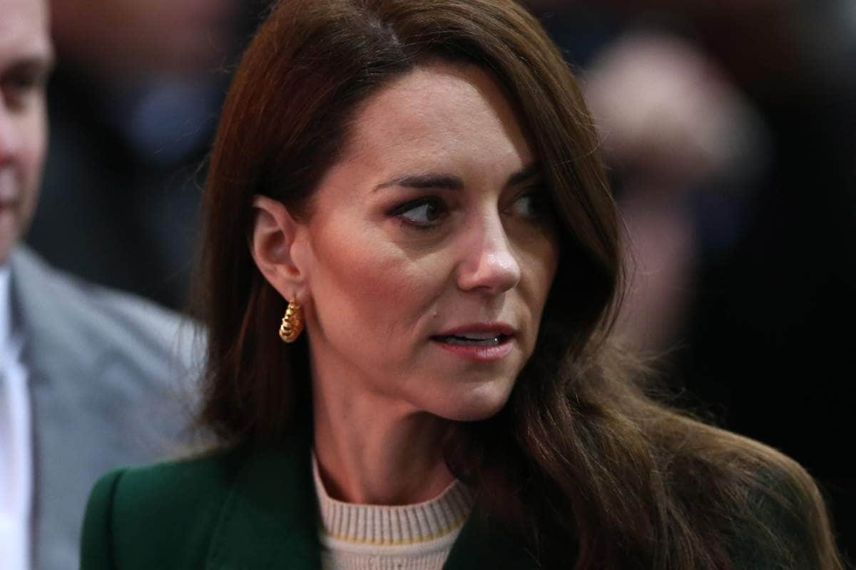 kate middleton primo piano con sguardo preoccupato