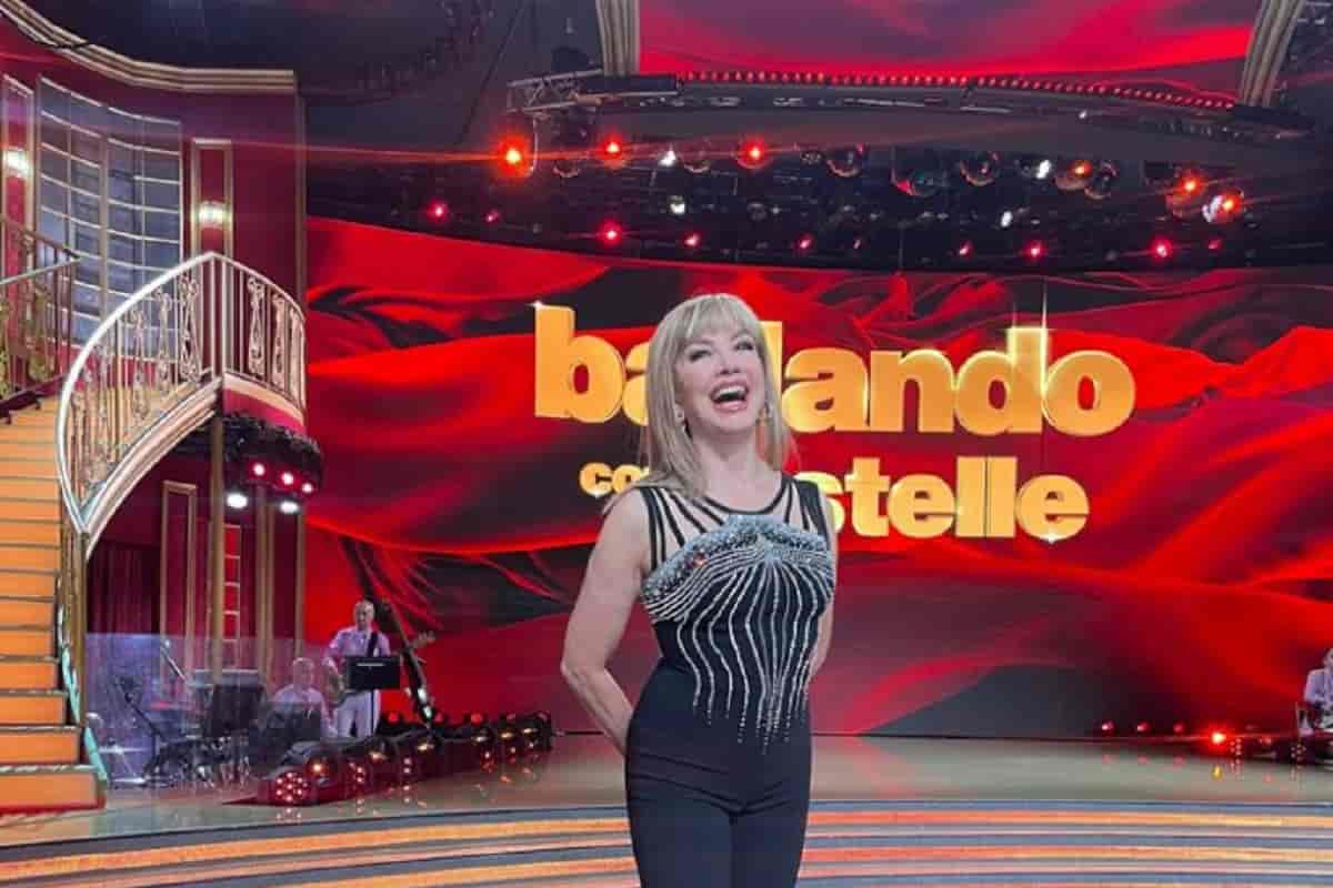 milly carlucci nello studio di ballando con le stelle