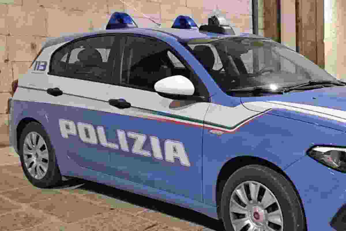 Una volante della polizia