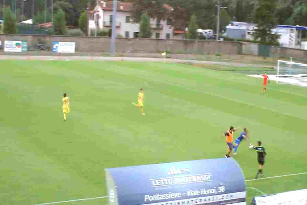 Pontassieve-Subbiano, l'allenatore entra in campo e stende l'avversario