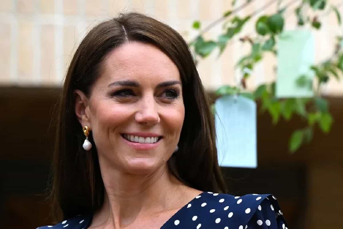 primo piano sorridente di kate middleton