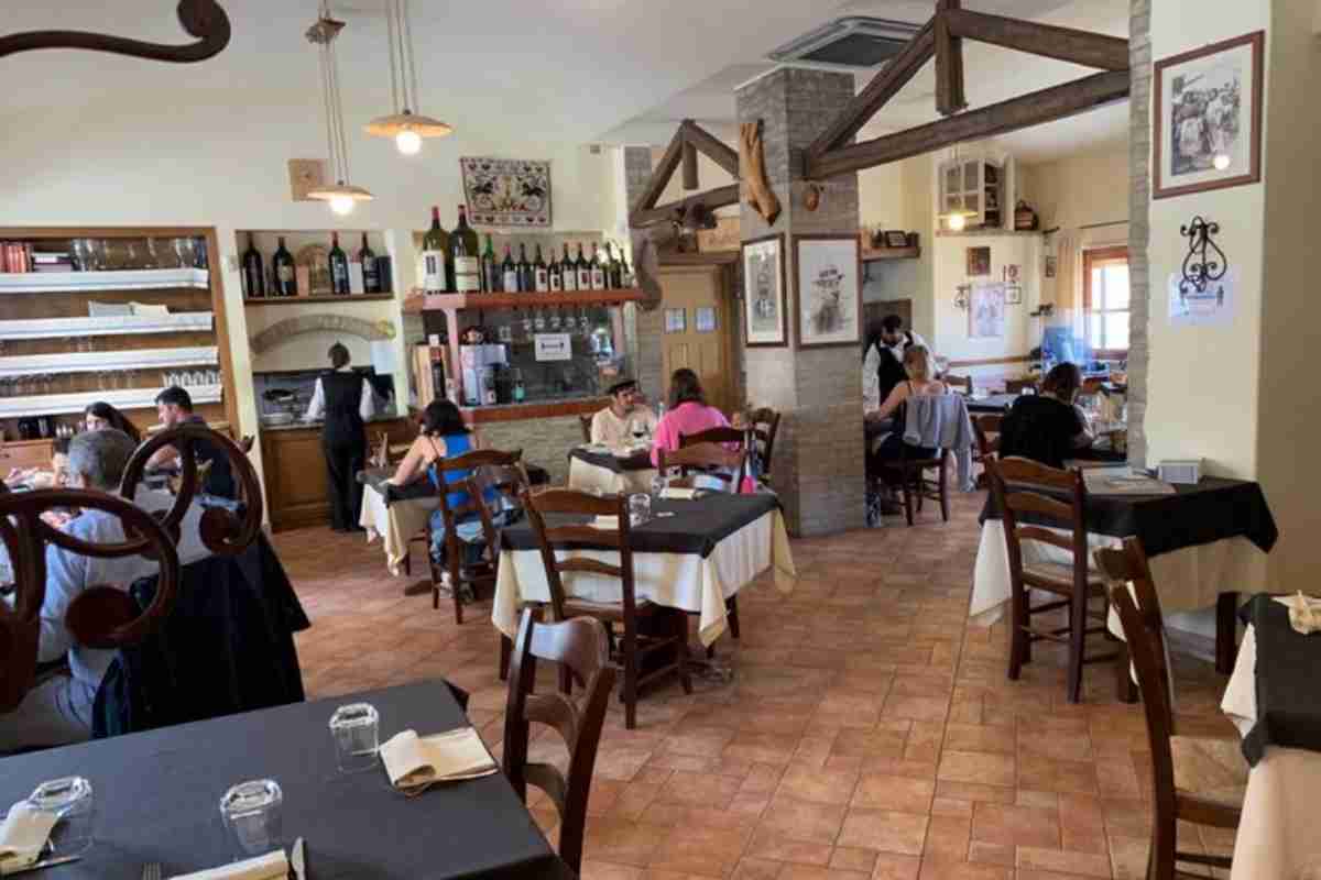 ristorante pieno 