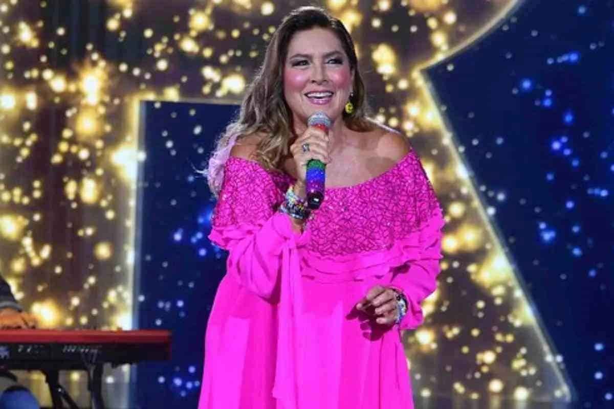 romina power sorridente sul palco