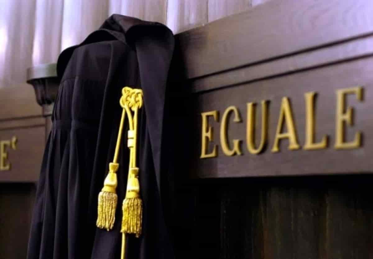 un'aula di tribunale