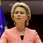 Ursula von der Leyen parla in conferenza stampa