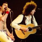 I Queen: Freddy Mercury e Brian May sul palco durante un'esibizione