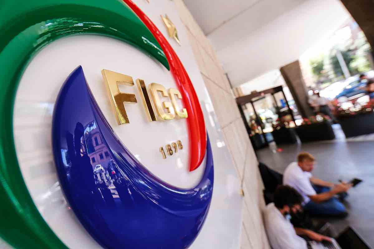 Logo Figc all'ingresso della sede della Federazione