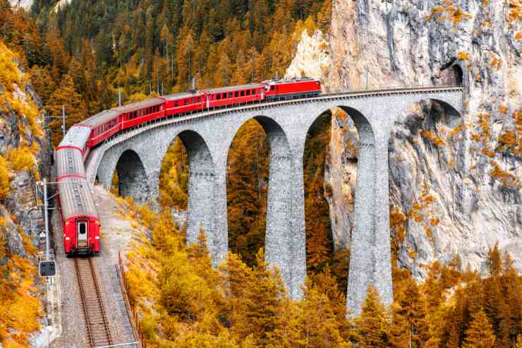 Glacier Express tra i viaggi in treno più belli del mondo