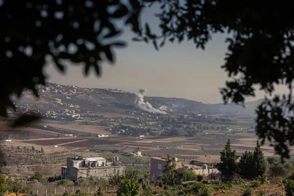 Israele bombarba il villaggio di Kian bel Libano meridionale