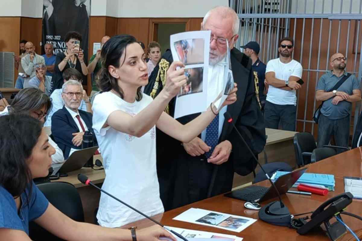 Maysoon Majidi durante una udienza in tribunale