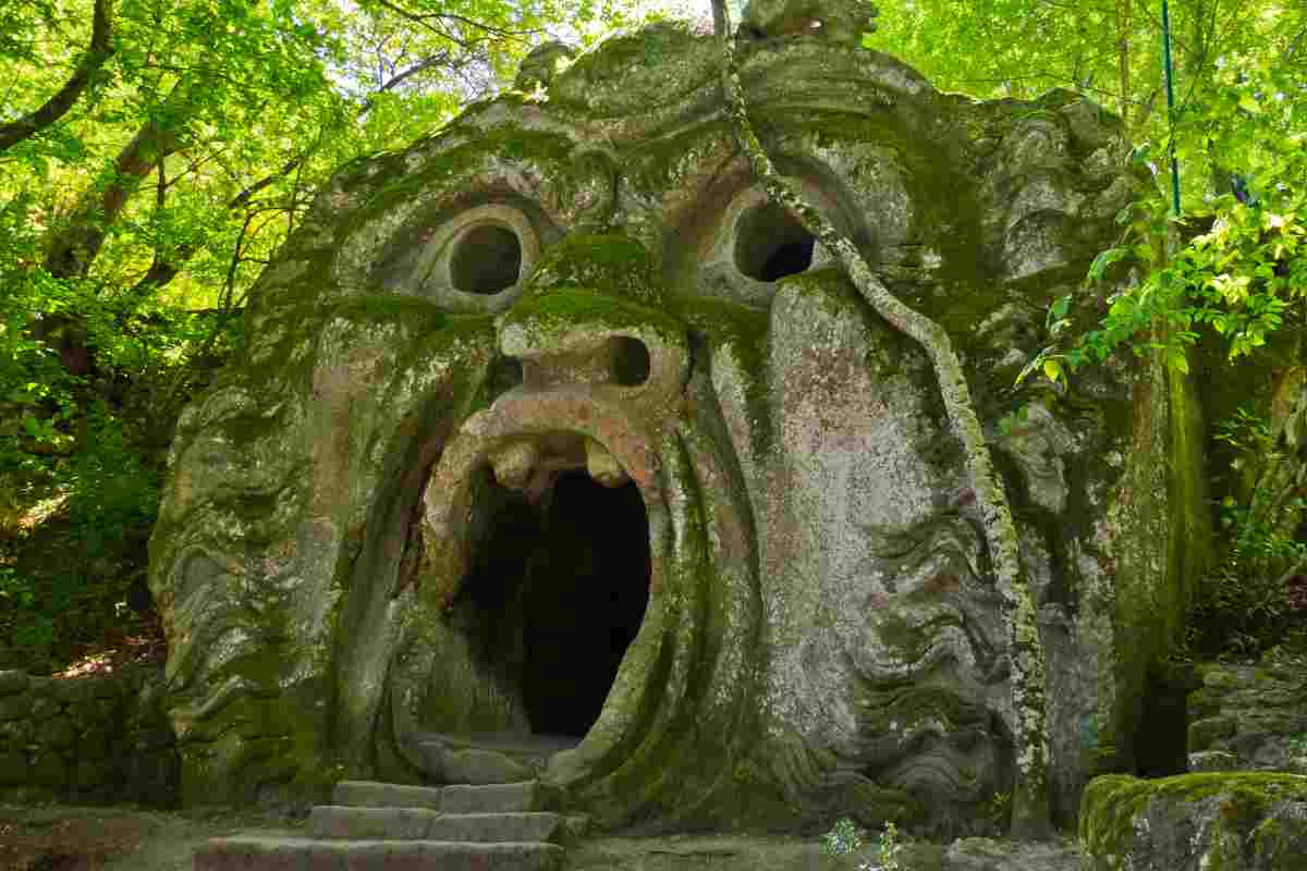 Parco dei mostri di Bomarzo, uno dei luoghi dove prenotare un viaggio ad Halloween in Italia