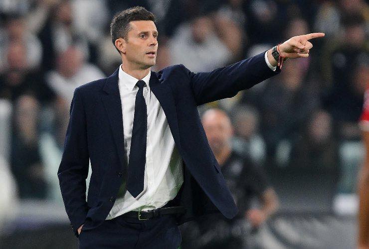 Thiago Motta dà indicazioni in panchina