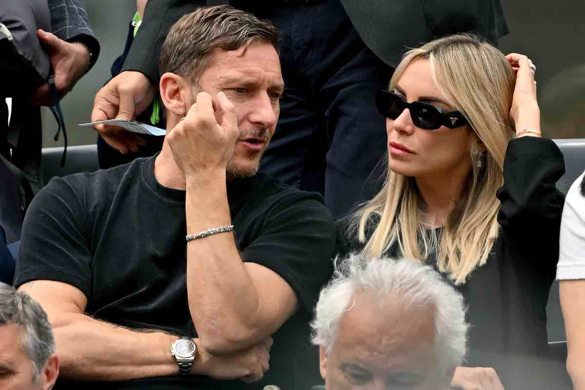 Totti e Noemi Bocchi assistono ad una partita di tennis