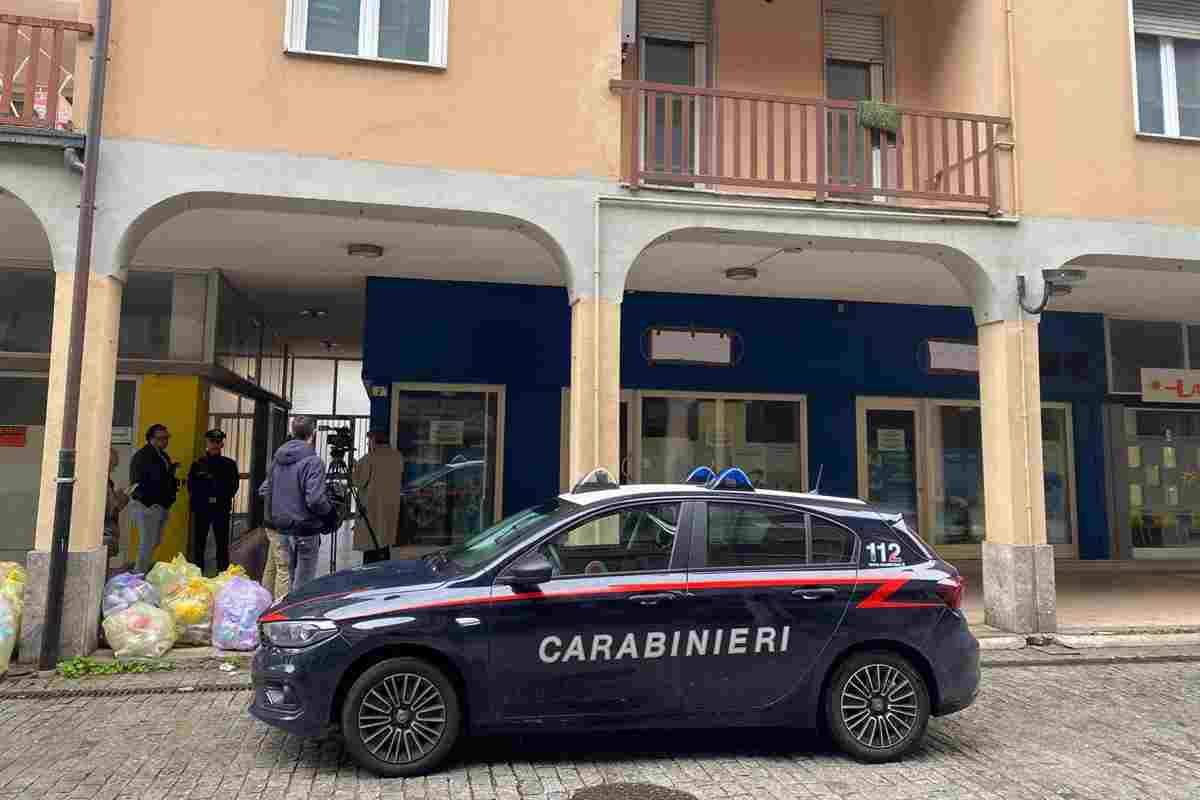 Costa Volpino, diciottenne accoltellata e uccisa in casa. Nell’appartamento c’era anche un’amica