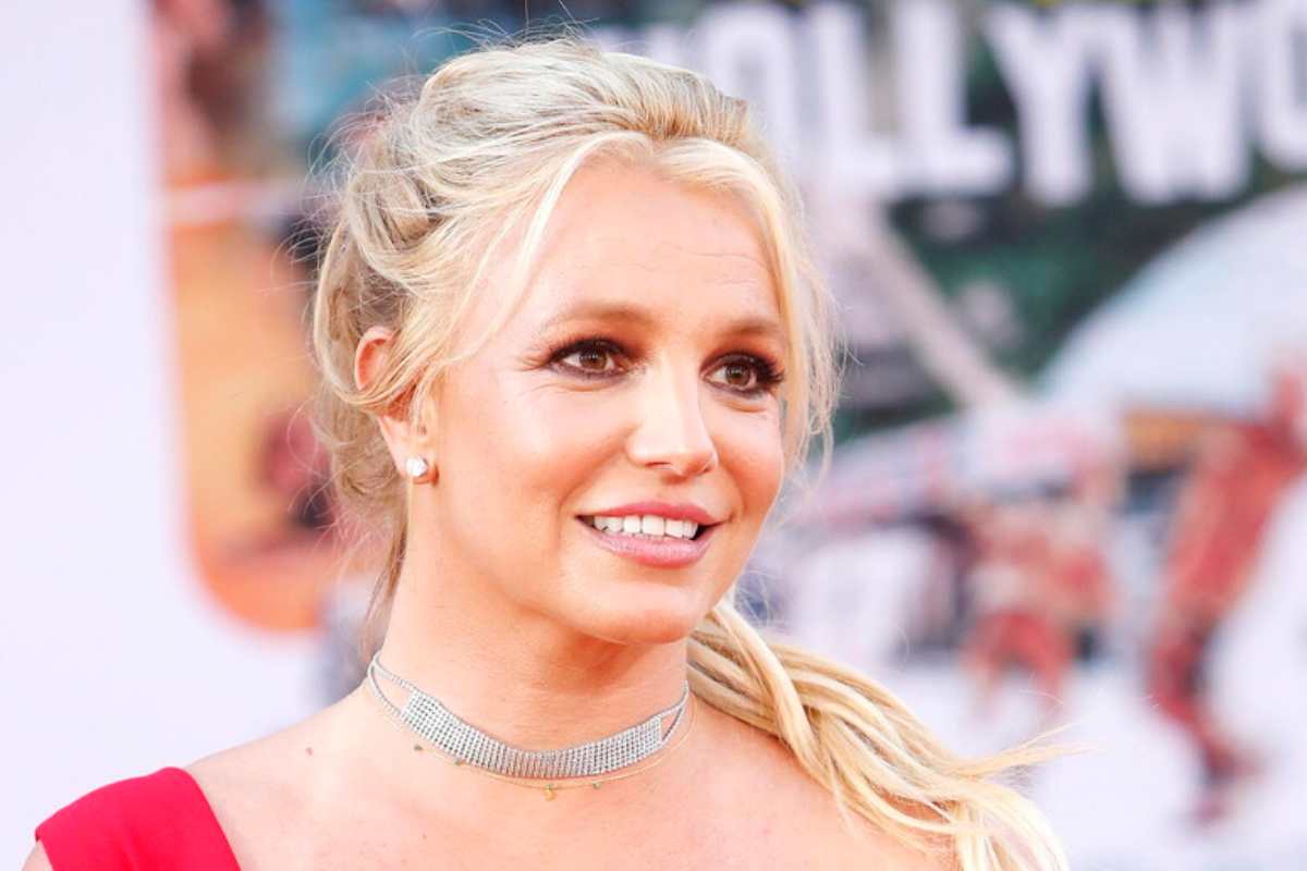 primo piano di britney spears durante una cerimonia