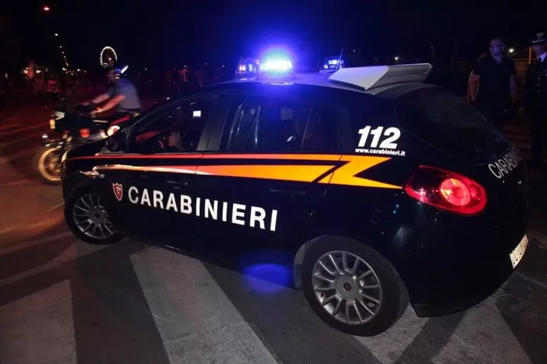 Un'auto dei Carabinieri in servizio