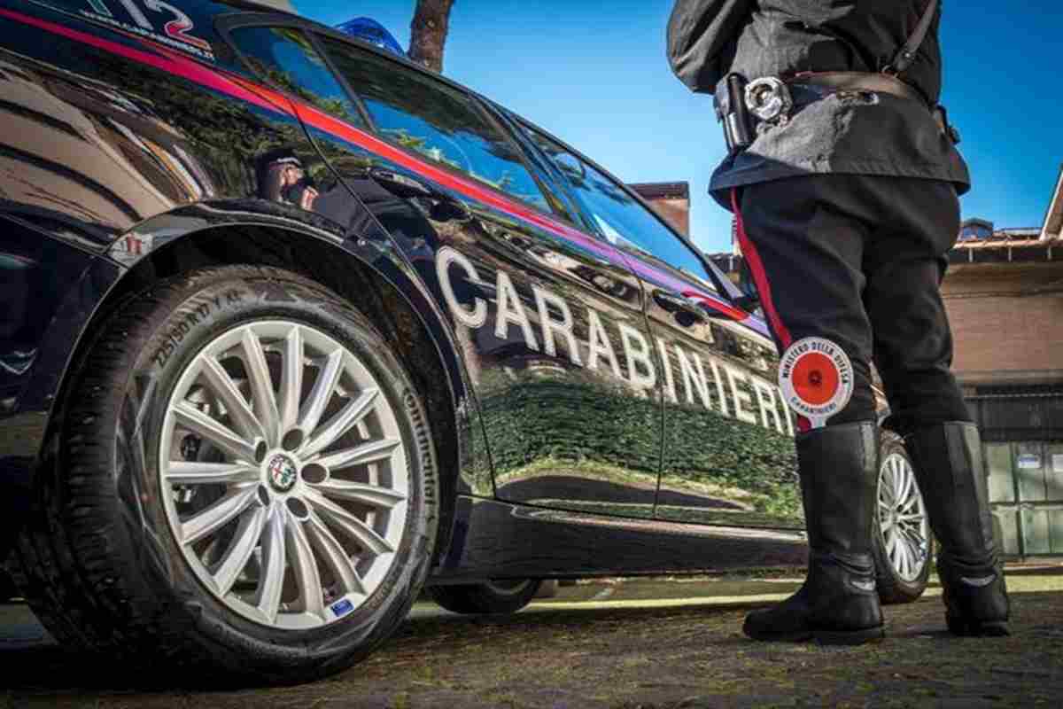 Una volante dei carabinieri