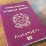 Dettaglio di un passaporto italiano