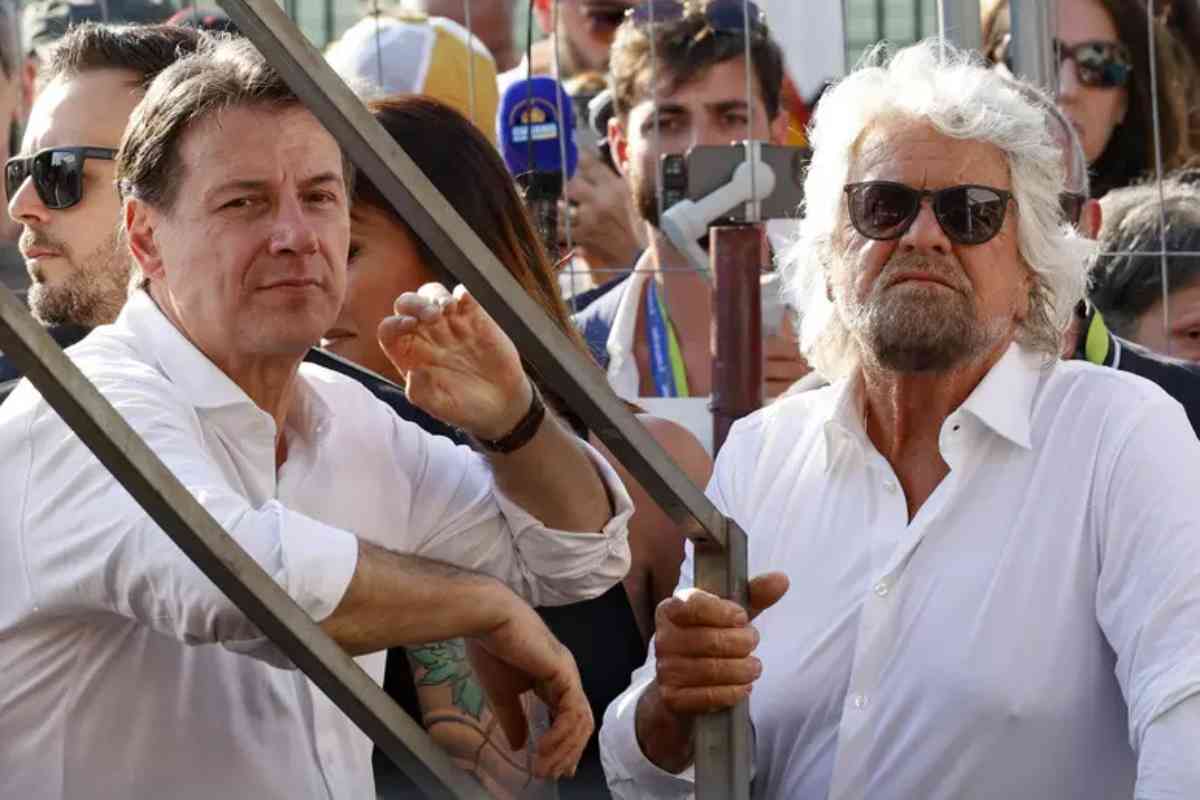 Giuseppe Conte in compagnia di Beppe Grillo in una foto d'archivio