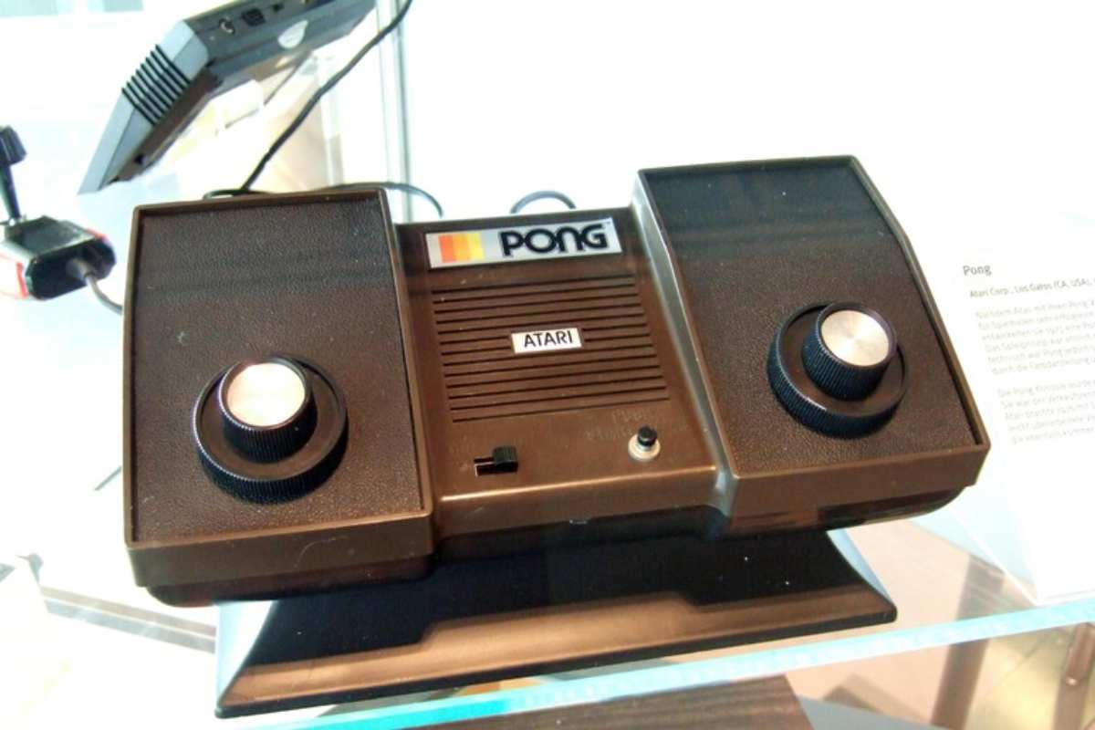 Una console del 1975, l'Atari pong C-100