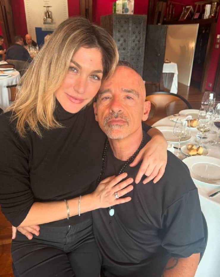 natalia angelini ed eros ramazzotti abbracciati