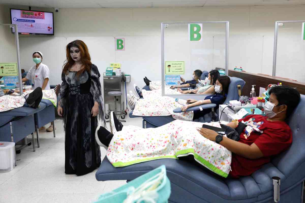 Donazione speciale di sangue a Bangkok in occasione di Halloween