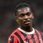 un primo piano di rafael leao del milan