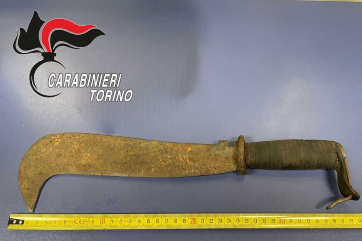 machete usato per una rapina a torino