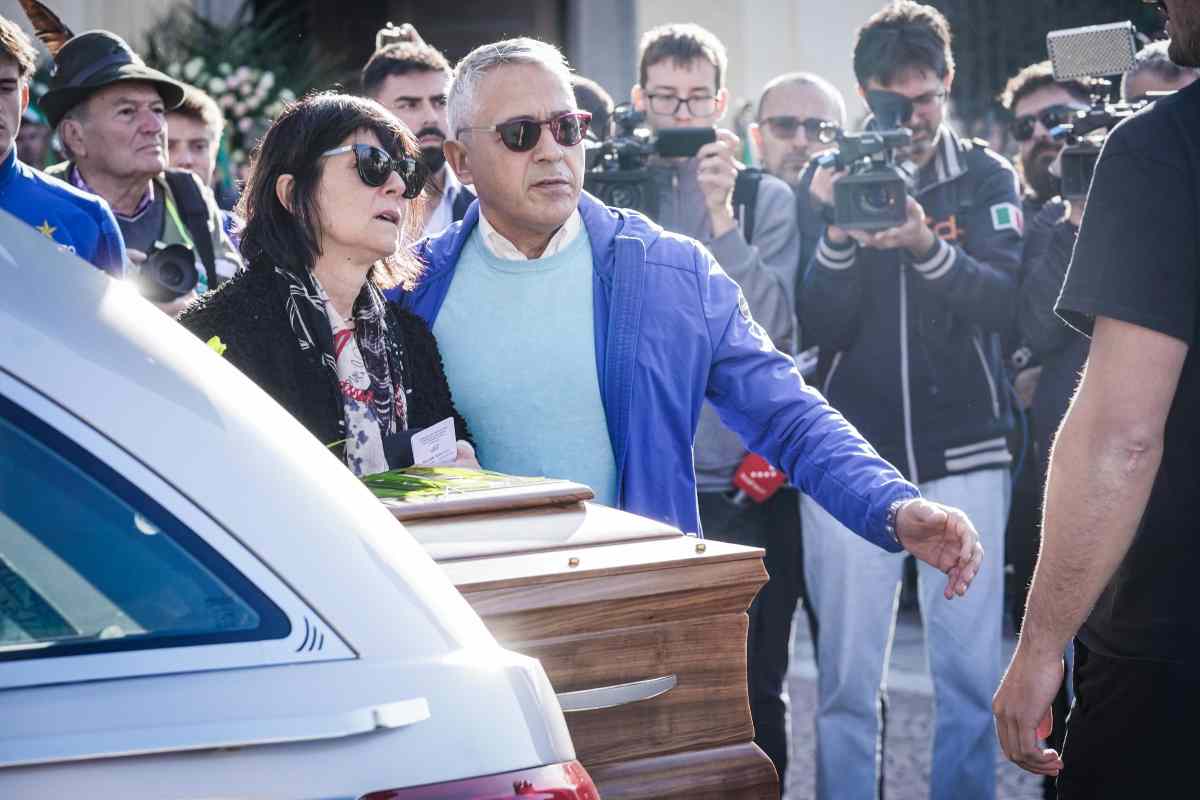 I genitori di Matilde Lorenzi al funerale della figlia