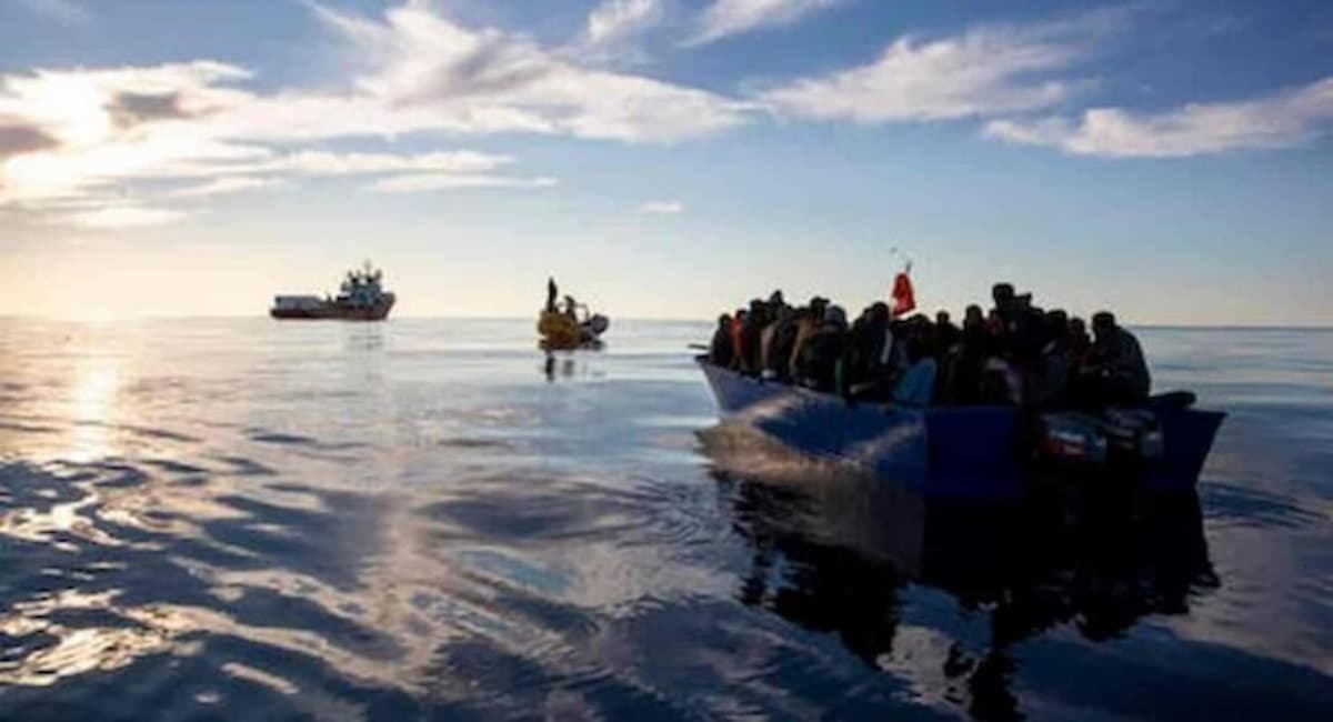 Migranti a Lampedusa. La mafia italiana schiacciata da quelle immigrate ma nessuno ci fa caso