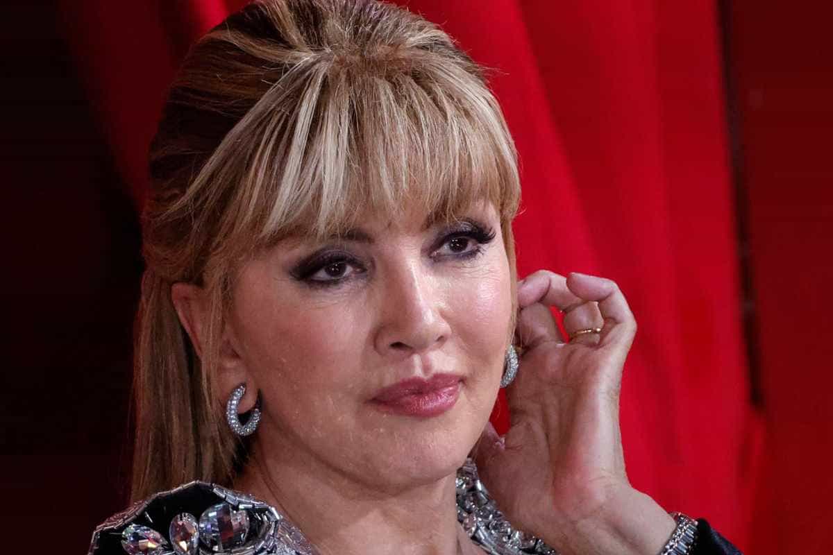 milly carlucci primo piano a ballando con le stelle